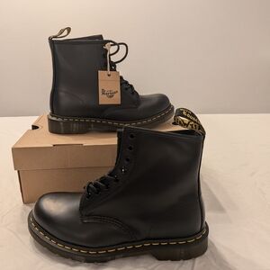 Dr Martens 1460 Black Smooth Leather Lace Up Combat Boots Men's 8 Women's 9